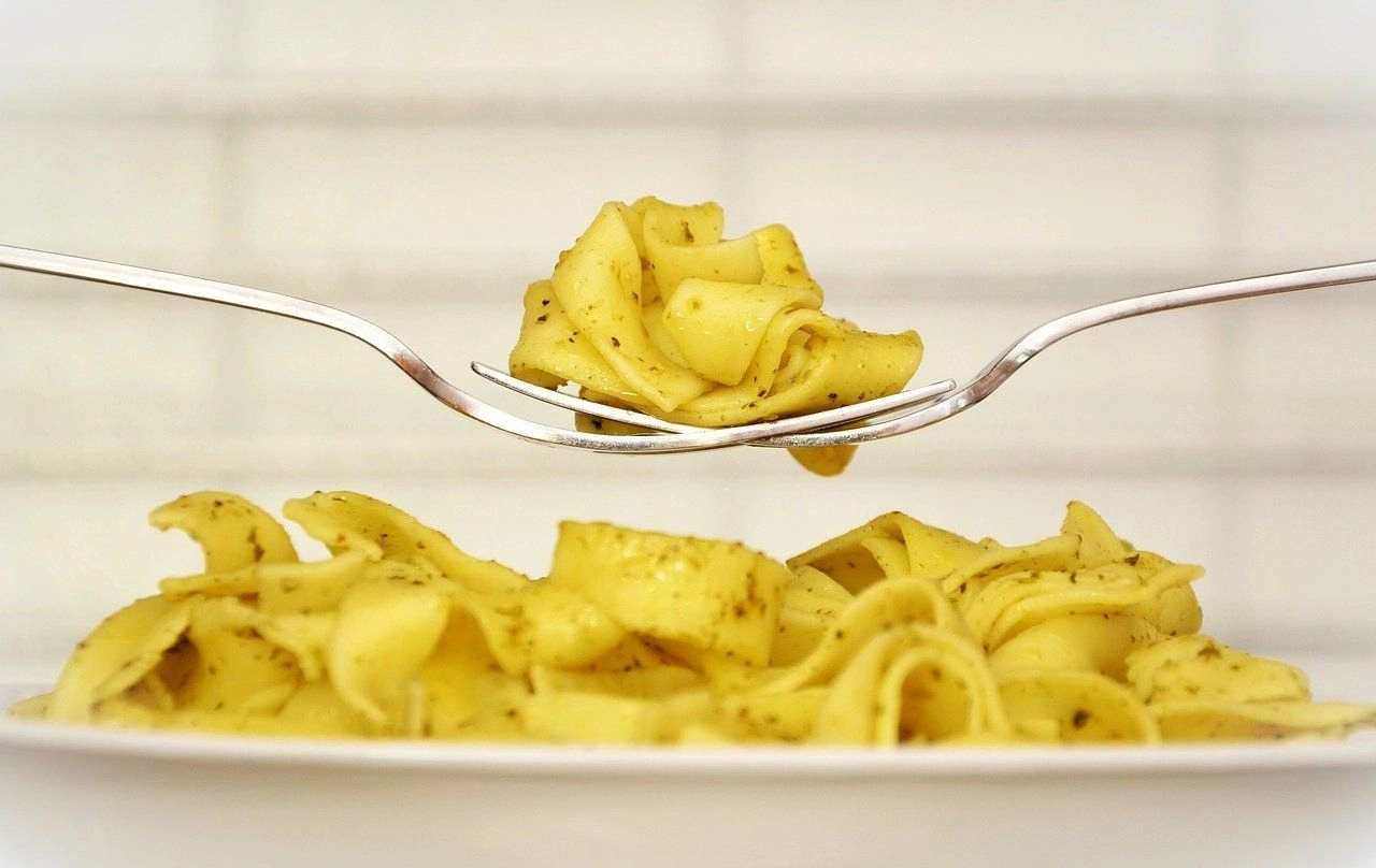Plat de pâtes à manger lentement