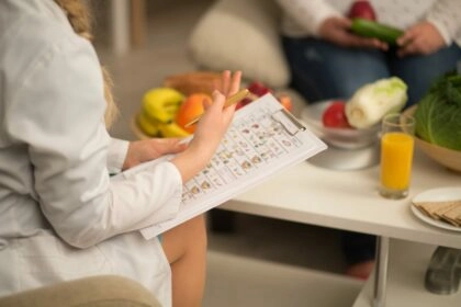 Illustration d'un bilan nutritionnel par une diététicienne